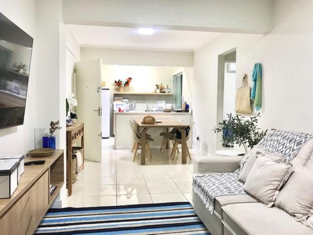 Pé na areia. Recém reformado. No melhor pedaço de Balneário. Balneario Camboriu Exterior foto